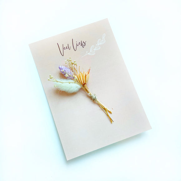 Droogbloemen kaartje “Veel liefs” - Droogbloemen - Het Muurbloempje